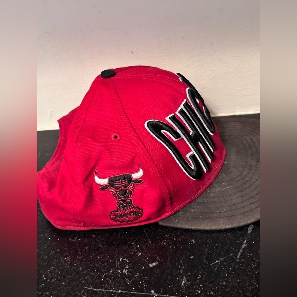 Chicago Bulls New Era Hardwood Classics Red SnapBack Hat - Picture 3 of 6